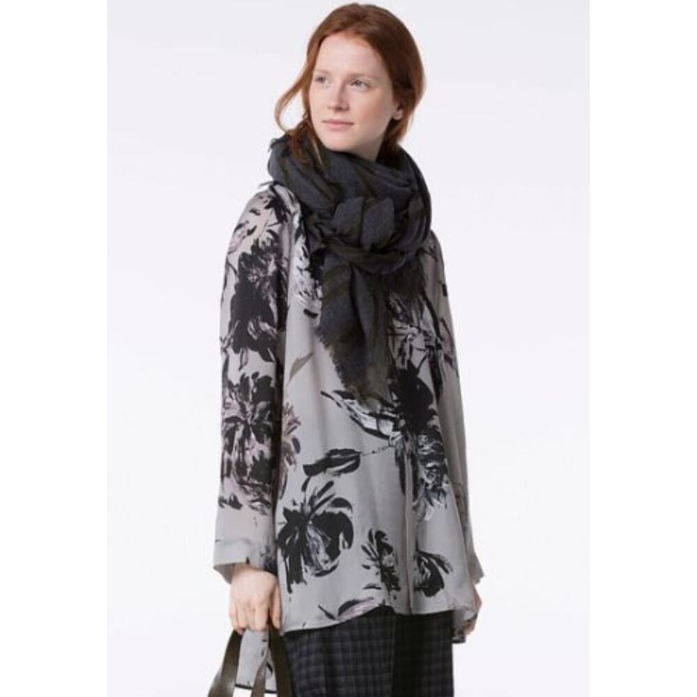Oska Women's Gray Black Floral Tunic Blouse Top sz